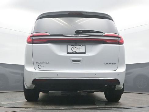 New 2026 Chrysler Pacifica Limited image 50