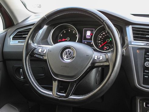 Used 2019 Volkswagen Tiguan SE image 15
