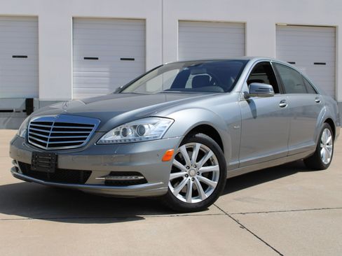 Used 2012 Mercedes-Benz S 350 BlueTEC 4MATIC image 3