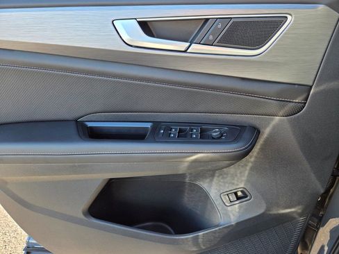 New 2026 Volkswagen Atlas Cross Sport SE image 10