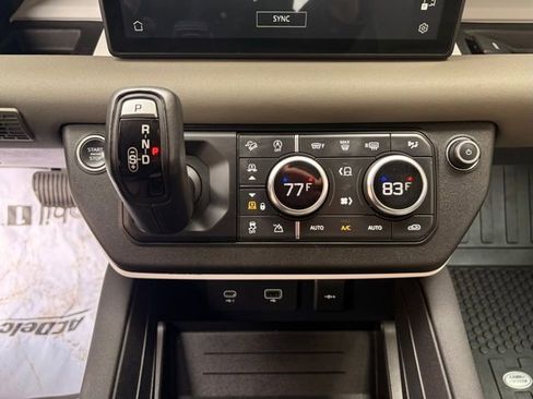 Used 2020 Land Rover Defender 110 SE AWD/4WD image 38