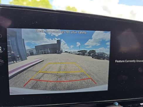Used 2024 Hyundai Elantra SEL FWD image 15