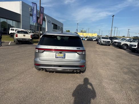 Used 2023 Lincoln Aviator Reserve w/ Equipment Group 201A image 11