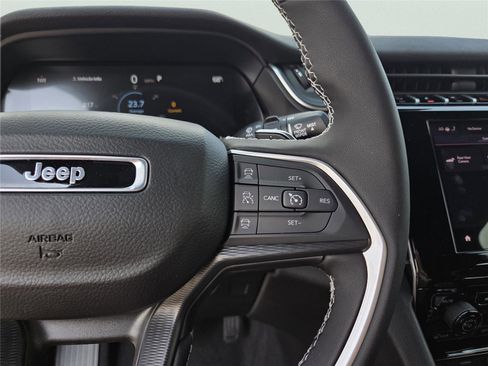 New 2025 Jeep Grand Cherokee Laredo X w/ Luxury Tech Group I image 27