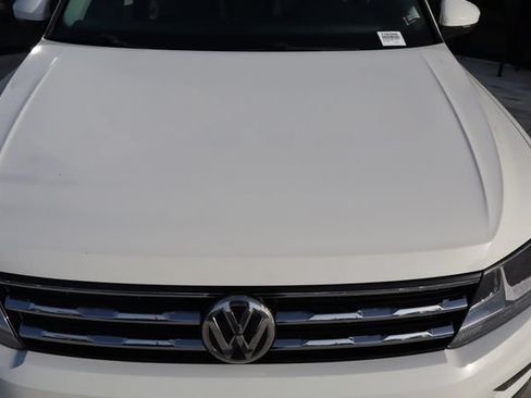 Used 2021 Volkswagen Tiguan SE w/ Panoramic Sunroof Package FWD image 17
