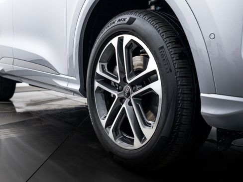 New 2025 Audi Q5 Premium Plus image 21