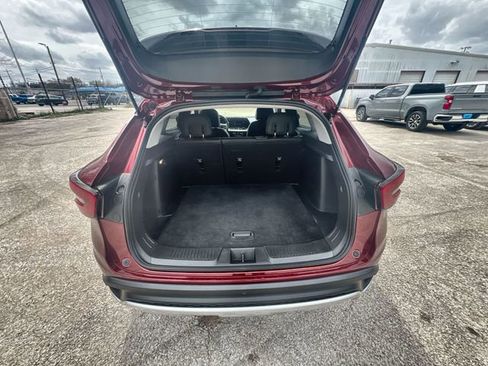 Used 2025 Chevrolet Trax LT w/ Driver Confidence Package image 25