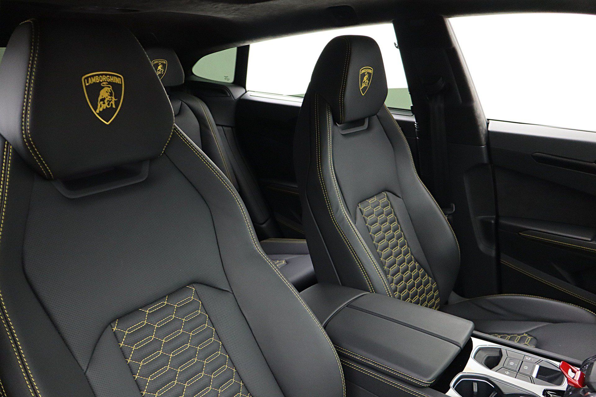 Used 2022 Lamborghini Urus AWD/4WD image 37
