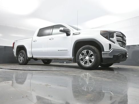 Used 2023 GMC Sierra 1500 SLE AWD/4WD image 32