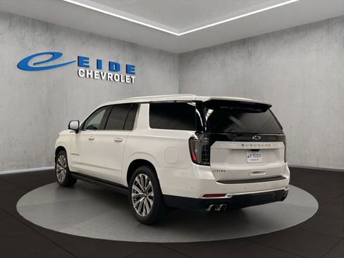 Used 2025 Chevrolet Suburban High Country AWD/4WD image 6