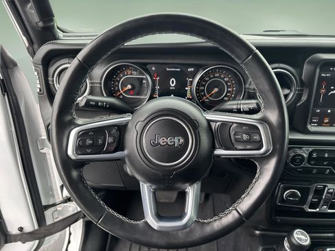 Used 2022 Jeep Gladiator Overland w/ Popular Equipment Package image 11