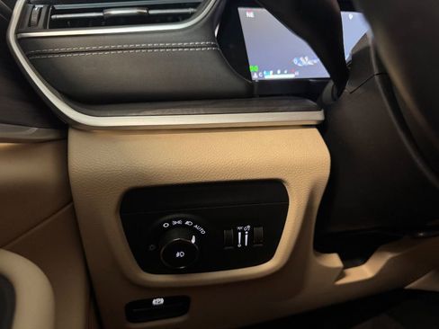 Used 2021 Jeep Grand Cherokee L Limited image 16