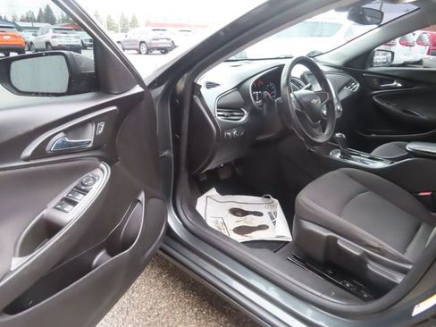 Used 2017 Chevrolet Malibu LS image 15