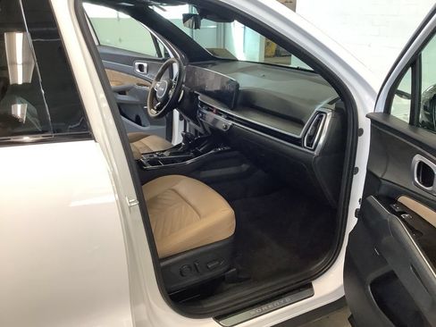 Certified 2024 Kia Sorento SX Prestige w/ Olive Brown Leather Package AWD/4WD image 20
