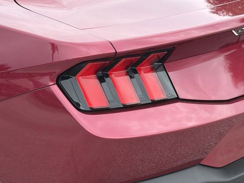 Used 2025 Ford Mustang GT Premium RWD image 7