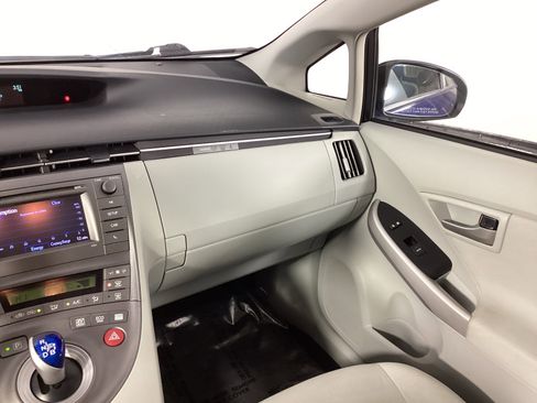 Used 2013 Toyota Prius Four image 15