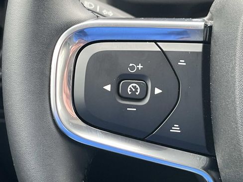 Used 2025 Volvo XC40 B5 Plus w/ Protection Package Premier image 30