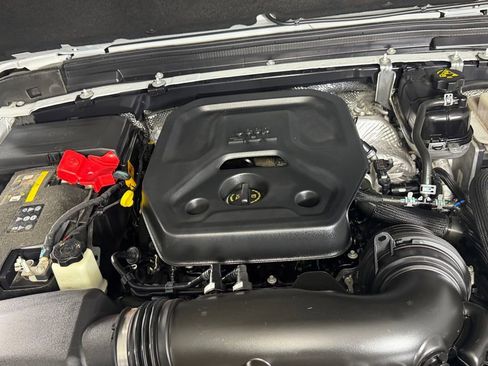 Used 2024 Jeep Wrangler Unlimited AWD/4WD image 36