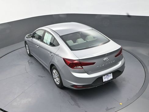 Used 2020 Hyundai Elantra SE FWD image 19