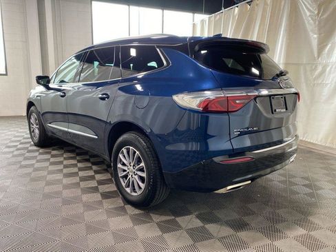 Used 2024 Buick Enclave Essence AWD/4WD image 5