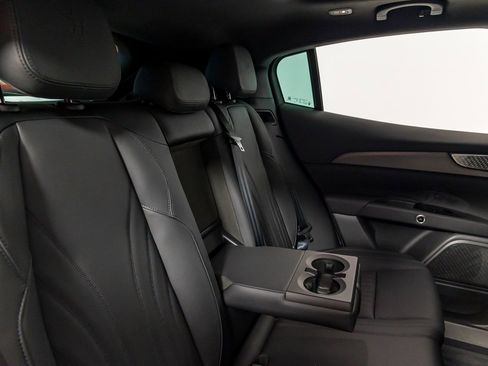 Used 2024 Maserati Grecale GT image 27