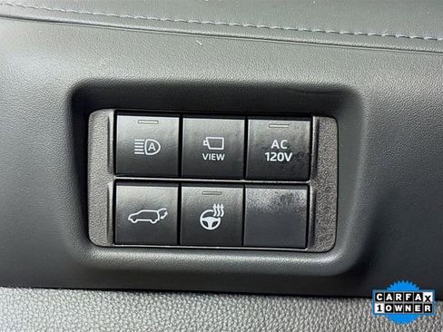 Used 2023 Toyota Highlander Platinum image 10