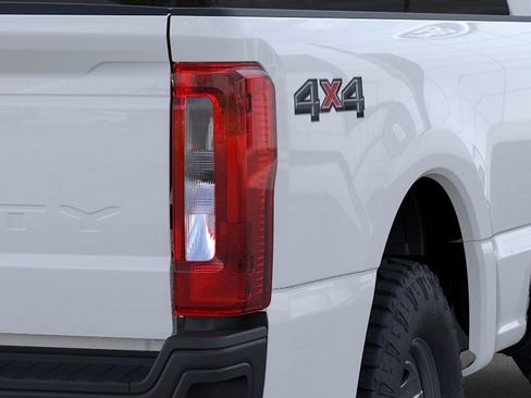 New 2026 Ford F250 XL w/ XL Off-Road Package AWD/4WD image 21