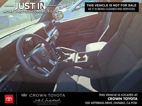 Used 2026 Toyota 4Runner SR5 AWD/4WD image 4