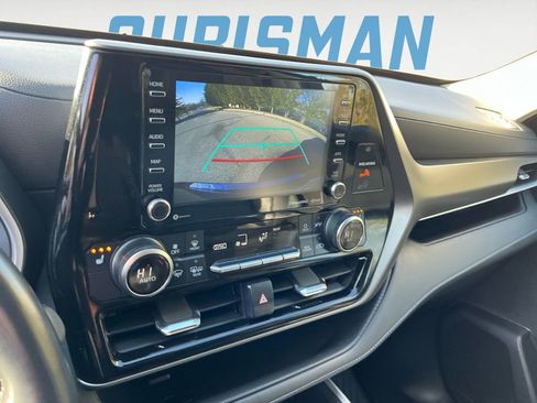Used 2022 Toyota Highlander XLE image 21