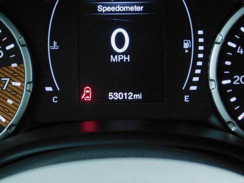 Used 2023 Jeep Renegade Latitude w/ Premium Group image 17