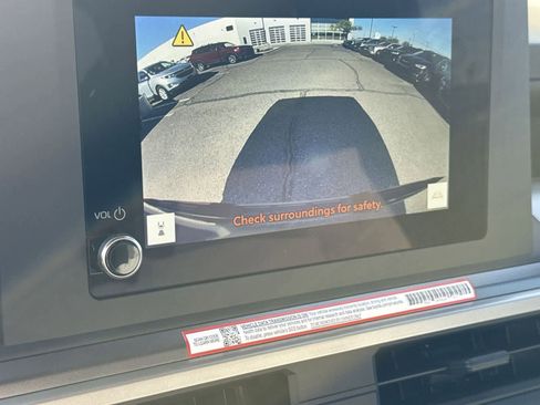 Used 2025 Toyota Tacoma SR5 AWD/4WD image 22