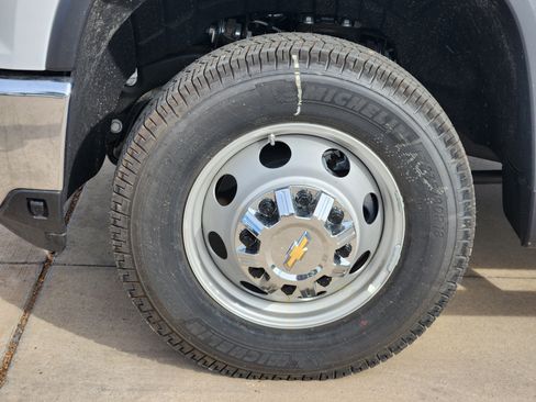 New 2025 Chevrolet Silverado 3500 W/T image 17