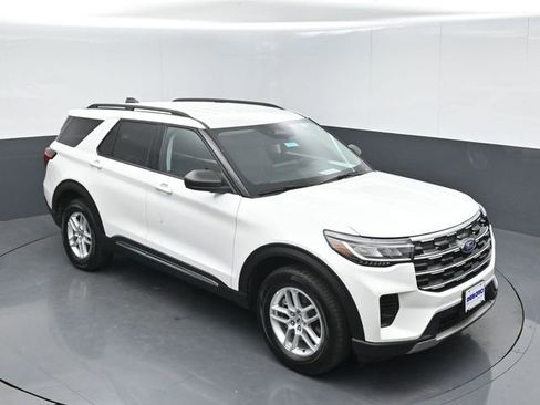 Certified 2025 Ford Explorer Active AWD/4WD image 39