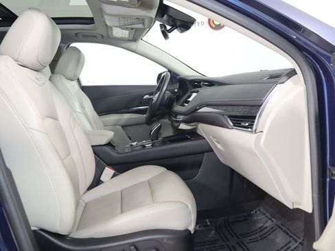 Used 2020 Cadillac XT4 Premium Luxury w/ Cold Weather Package FWD image 13