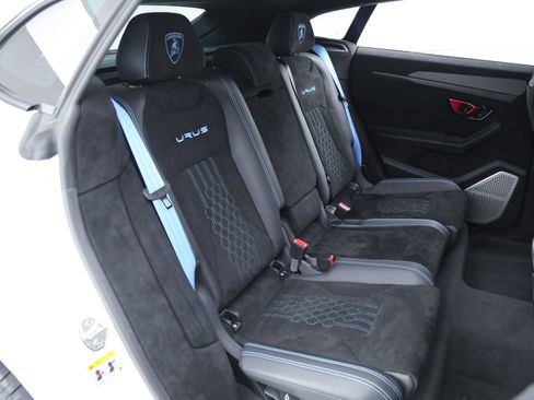 Used 2023 Lamborghini Urus Performante image 24
