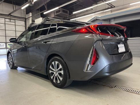 Used 2020 Toyota Prius Prime XLE image 5