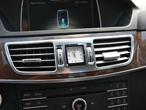 Used 2016 Mercedes-Benz E 350 4MATIC Sedan image 29