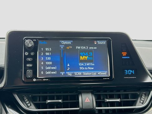 Used 2018 Toyota C-HR XLE FWD image 11