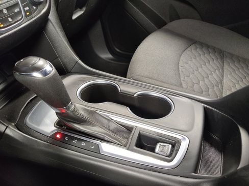 Used 2020 Chevrolet Equinox LT FWD image 26
