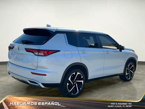 Used 2022 Mitsubishi Outlander SE image 10