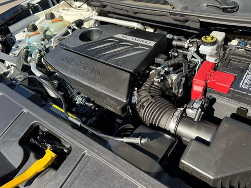 Used 2024 Nissan Rogue SV image 23