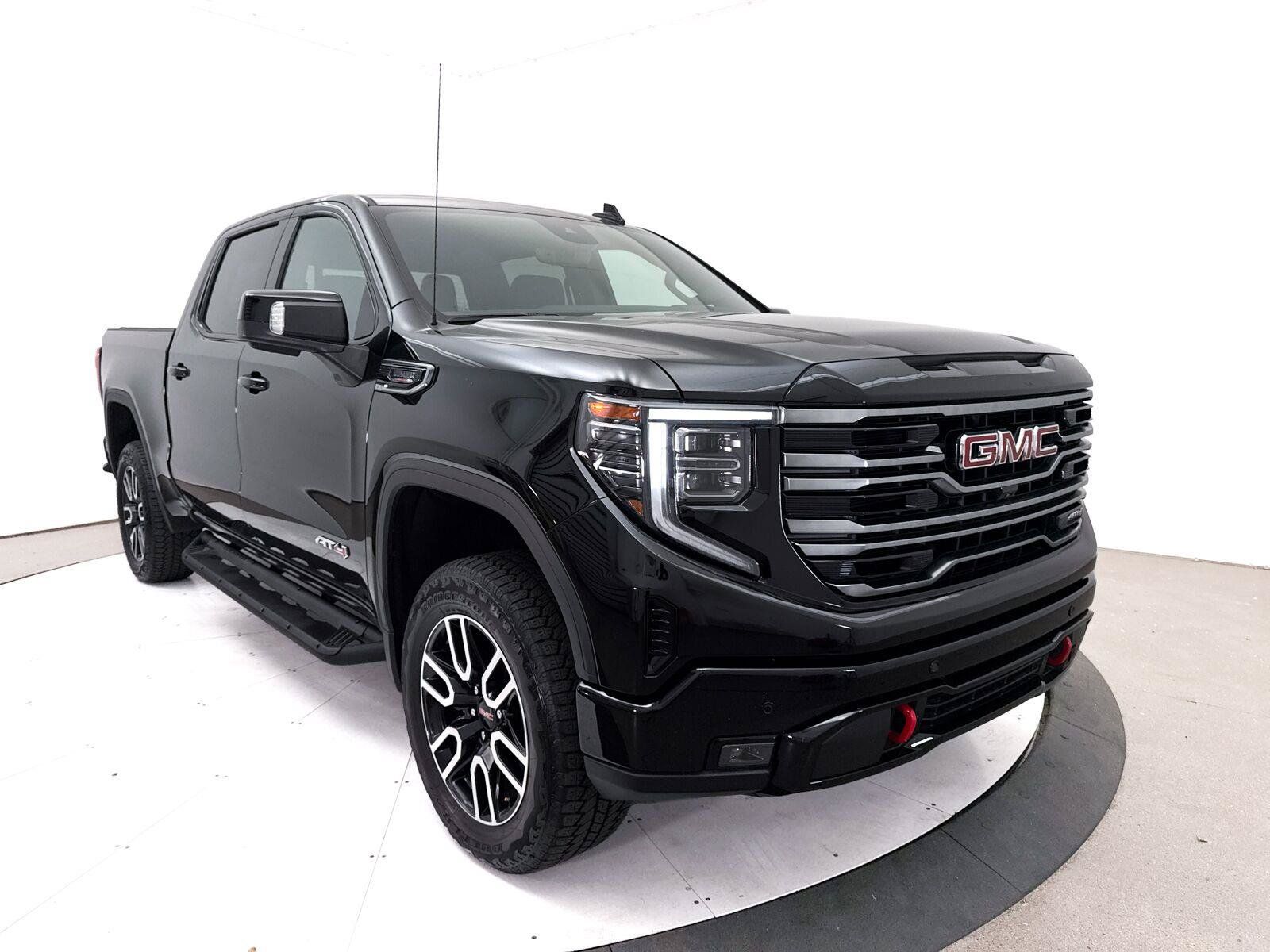 Used 2025 GMC Sierra 1500 AT4 w/ Technology Package AWD/4WD image 14