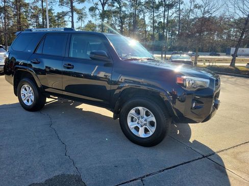Used 2024 Toyota 4Runner SR5 image 9