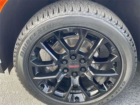 Certified 2022 GMC Yukon Denali image 8