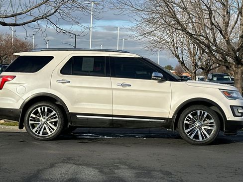 Used 2016 Ford Explorer Platinum image 8