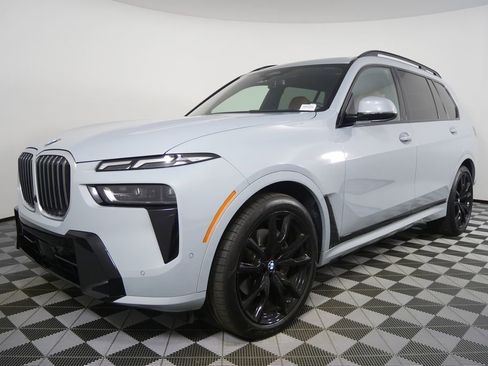 Certified 2024 BMW X7 xDrive40i w/ M Sport Package image 7
