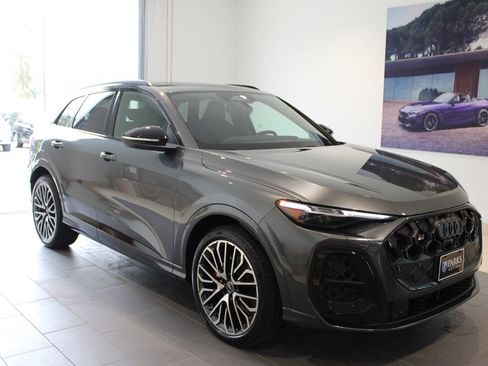 New 2026 Audi SQ5 Premium Plus image 2