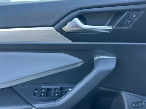 New 2026 Volkswagen Jetta SE image 11