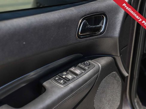 Used 2019 Dodge Durango R/T w/ Technology Group AWD/4WD image 18