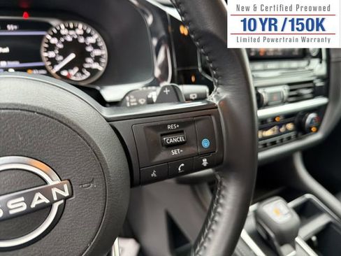 Used 2025 Nissan Pathfinder SV image 21